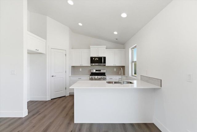 1207 N Layton Ave, Deer Park, WA 99006