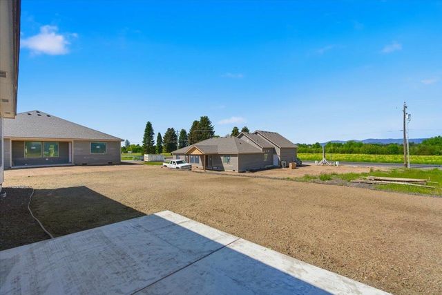 1207 N Layton Ave, Deer Park, WA 99006
