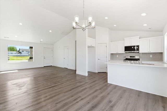 1207 N Layton Ave, Deer Park, WA 99006