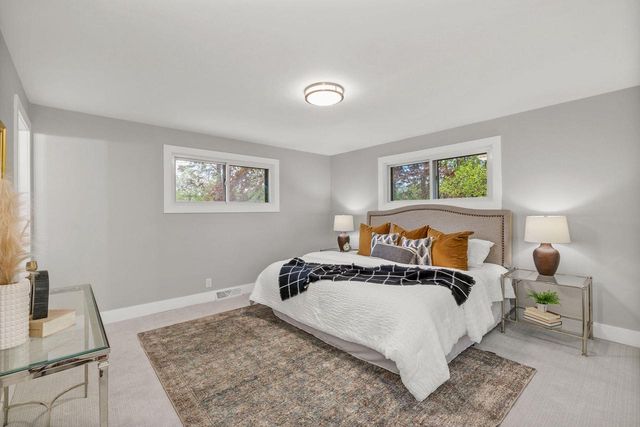 250 W Suburban COURT, Fox Point, WI 53217