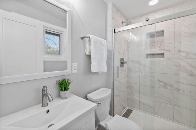 250 W Suburban COURT, Fox Point, WI 53217