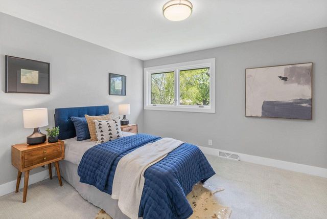 250 W Suburban COURT, Fox Point, WI 53217