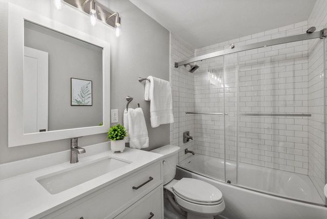 250 W Suburban COURT, Fox Point, WI 53217