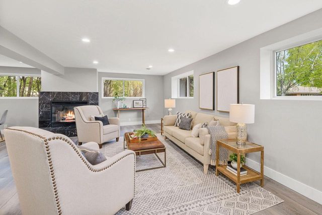 250 W Suburban COURT, Fox Point, WI 53217