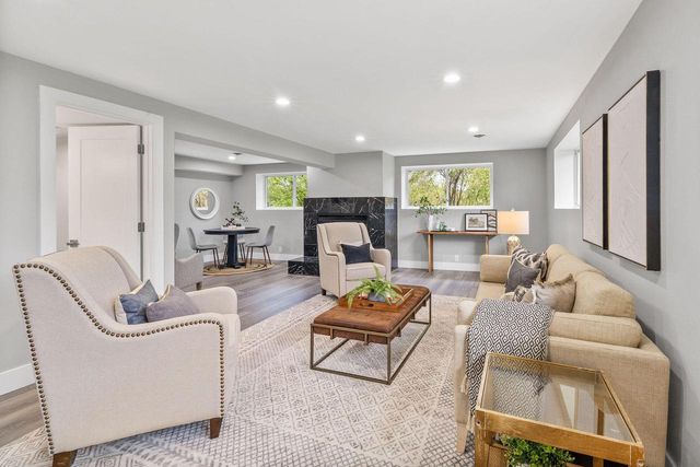 250 W Suburban COURT, Fox Point, WI 53217