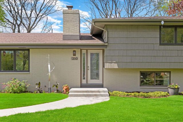 250 W Suburban COURT, Fox Point, WI 53217