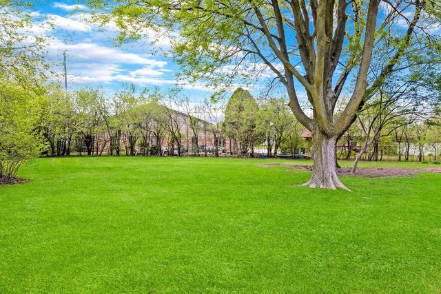 250 W Suburban COURT, Fox Point, WI 53217