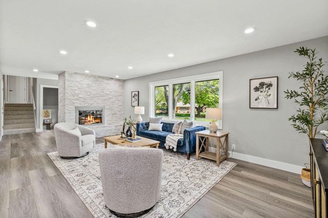 250 W Suburban COURT, Fox Point, WI 53217