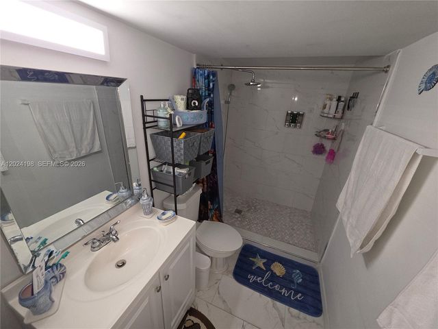 651 E 48th St, Hialeah, FL 33013