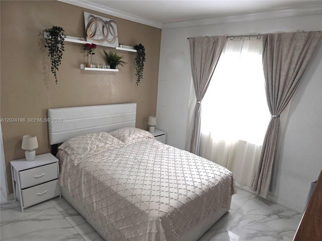 651 E 48th St, Hialeah, FL 33013