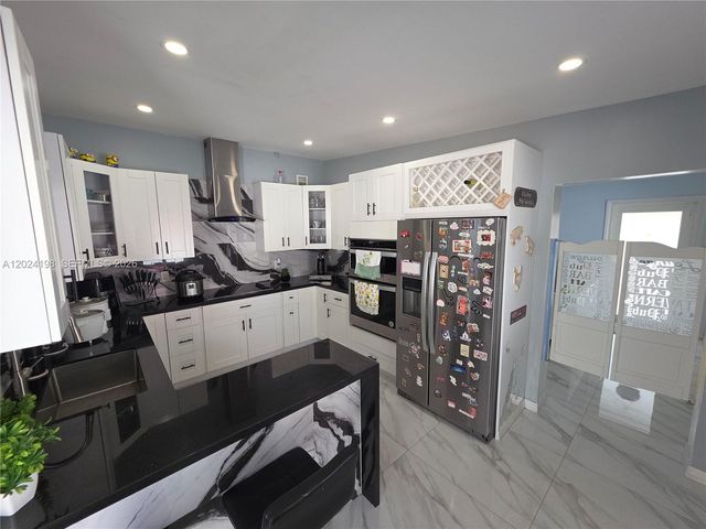 651 E 48th St, Hialeah, FL 33013