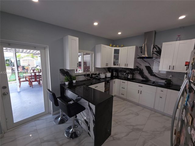 651 E 48th St, Hialeah, FL 33013
