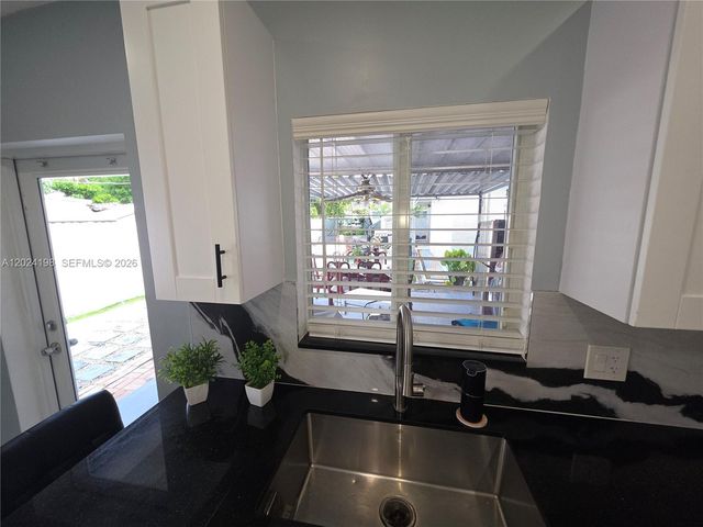 651 E 48th St, Hialeah, FL 33013