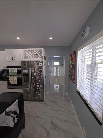 651 E 48th St, Hialeah, FL 33013