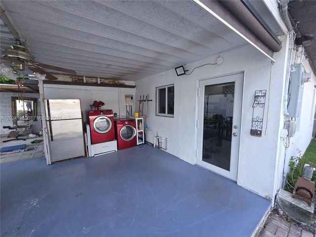 651 E 48th St, Hialeah, FL 33013