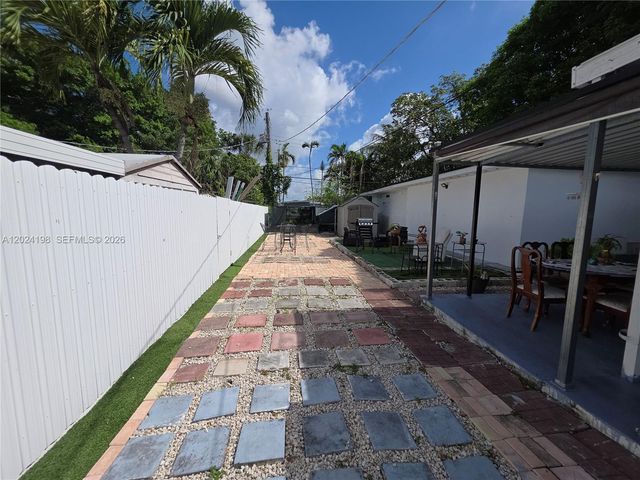 651 E 48th St, Hialeah, FL 33013
