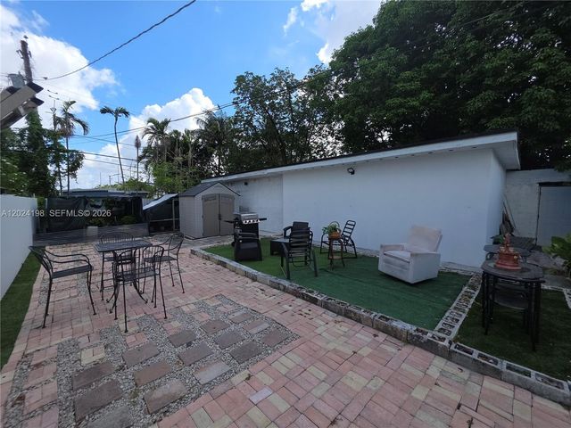 651 E 48th St, Hialeah, FL 33013