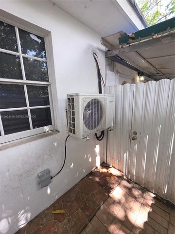 651 E 48th St, Hialeah, FL 33013
