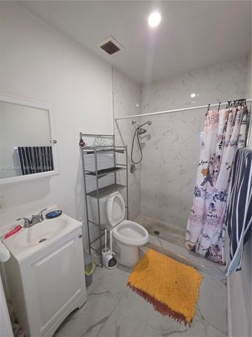 651 E 48th St, Hialeah, FL 33013