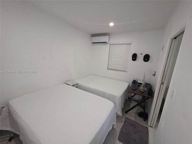 651 E 48th St, Hialeah, FL 33013