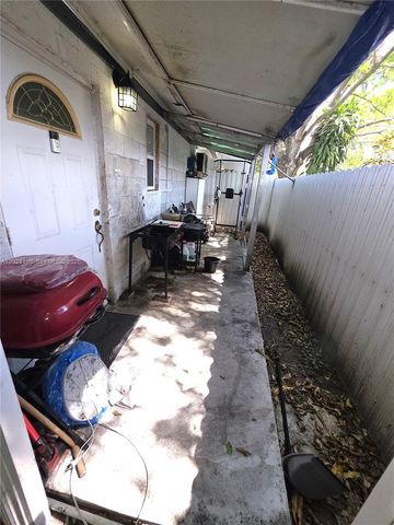 651 E 48th St, Hialeah, FL 33013