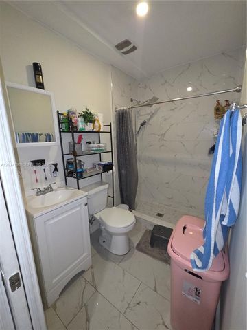 651 E 48th St, Hialeah, FL 33013