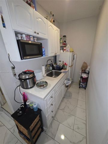 651 E 48th St, Hialeah, FL 33013