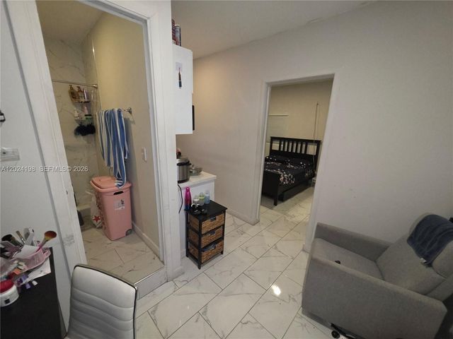 651 E 48th St, Hialeah, FL 33013