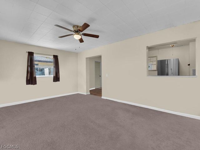 2124 E Gardenia CIR, North Fort Myers, FL 33917