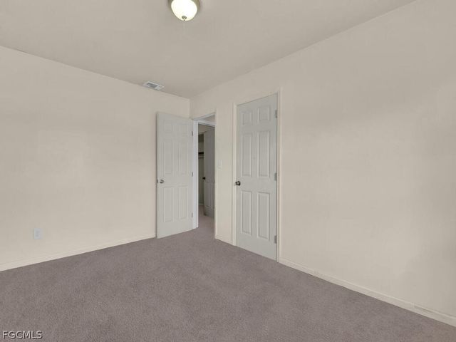 2124 E Gardenia CIR, North Fort Myers, FL 33917