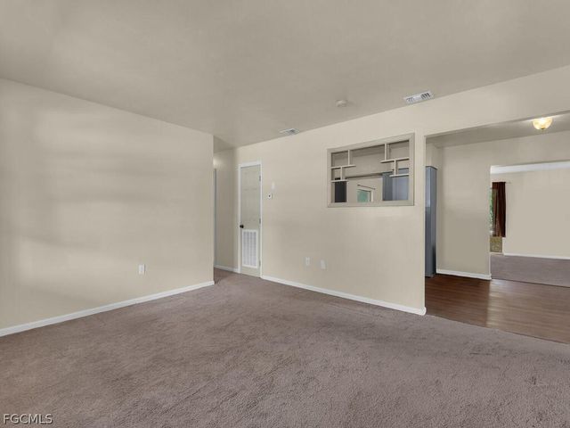 2124 E Gardenia CIR, North Fort Myers, FL 33917