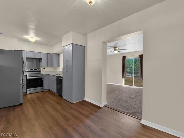 2124 E Gardenia CIR, North Fort Myers, FL 33917