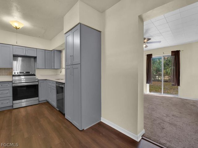 2124 E Gardenia CIR, North Fort Myers, FL 33917