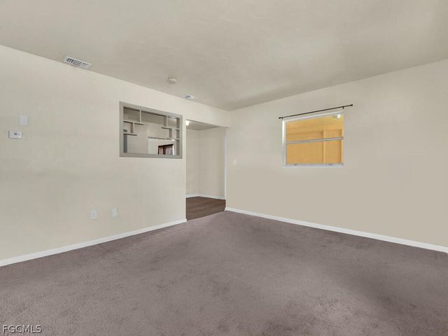 2124 E Gardenia CIR, North Fort Myers, FL 33917