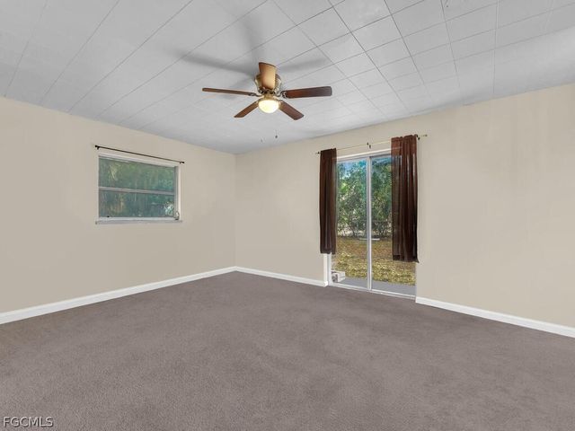 2124 E Gardenia CIR, North Fort Myers, FL 33917