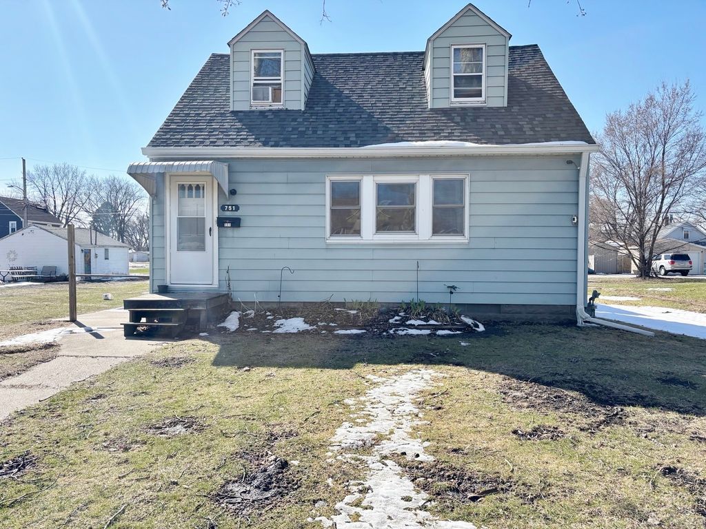 751 21st Street, East Moline, IL 61244