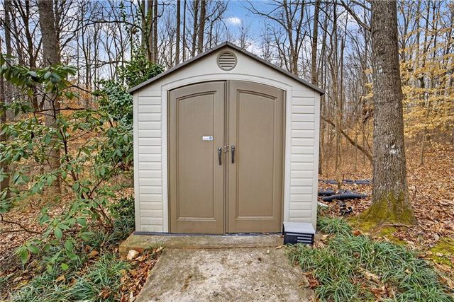 884 Northwind Drive, Winston-salem, NC 27127