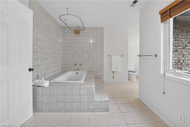 884 Northwind Drive, Winston-salem, NC 27127