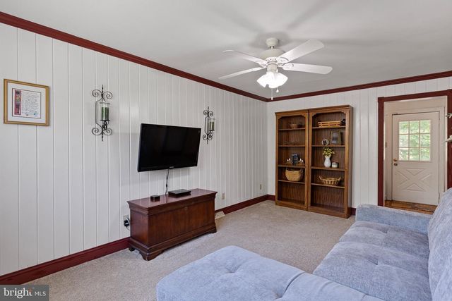 130 HEDGEWICK DR, Newark, DE 19702