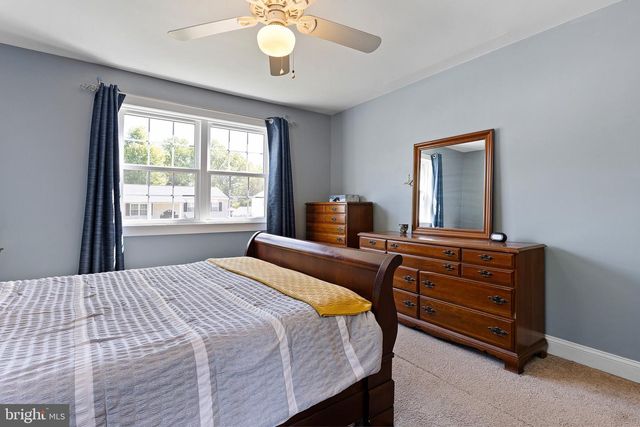 130 HEDGEWICK DR, Newark, DE 19702