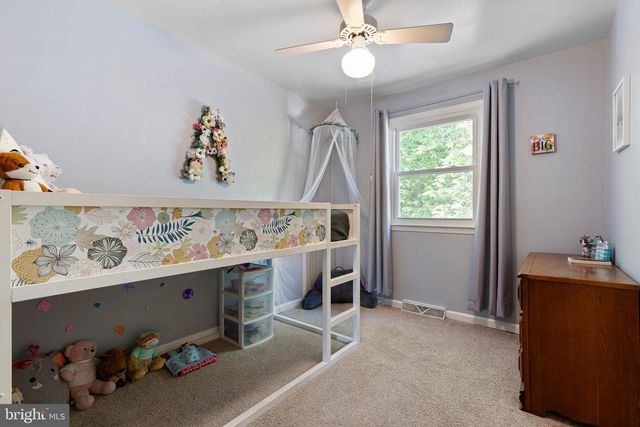 130 HEDGEWICK DR, Newark, DE 19702