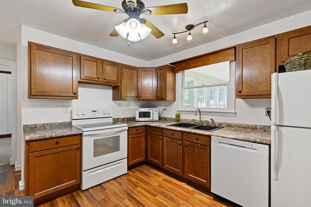 130 HEDGEWICK DR, Newark, DE 19702