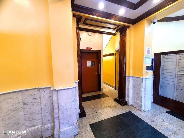 342 W 56th St Apt 1E, New York City, NY 10019