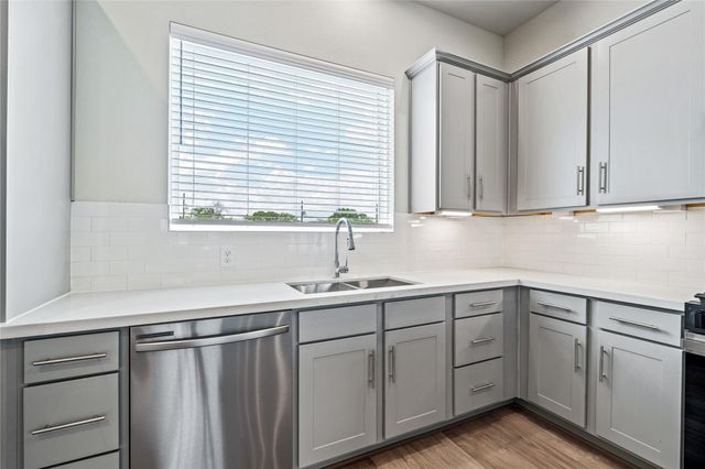 10616 Cascade Ledge Lane, Houston, TX 77025