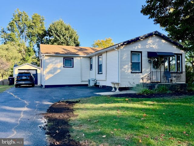 1703 HOLLYWOOD AVE, Blackwood, NJ 08012