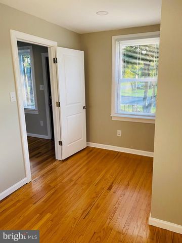 1703 HOLLYWOOD AVE, Blackwood, NJ 08012