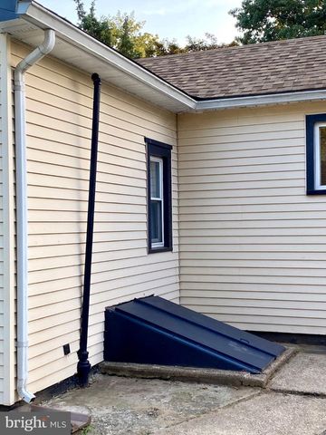 1703 HOLLYWOOD AVE, Blackwood, NJ 08012