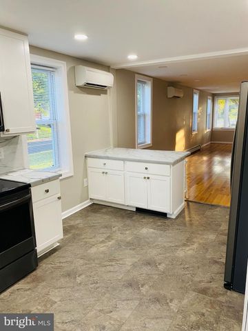 1703 HOLLYWOOD AVE, Blackwood, NJ 08012