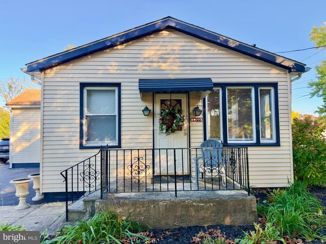 1703 HOLLYWOOD AVE, Blackwood, NJ 08012