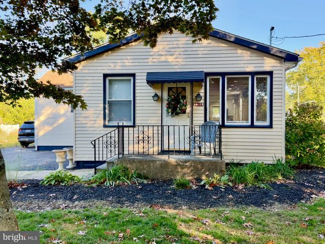 1703 HOLLYWOOD AVE, Blackwood, NJ 08012